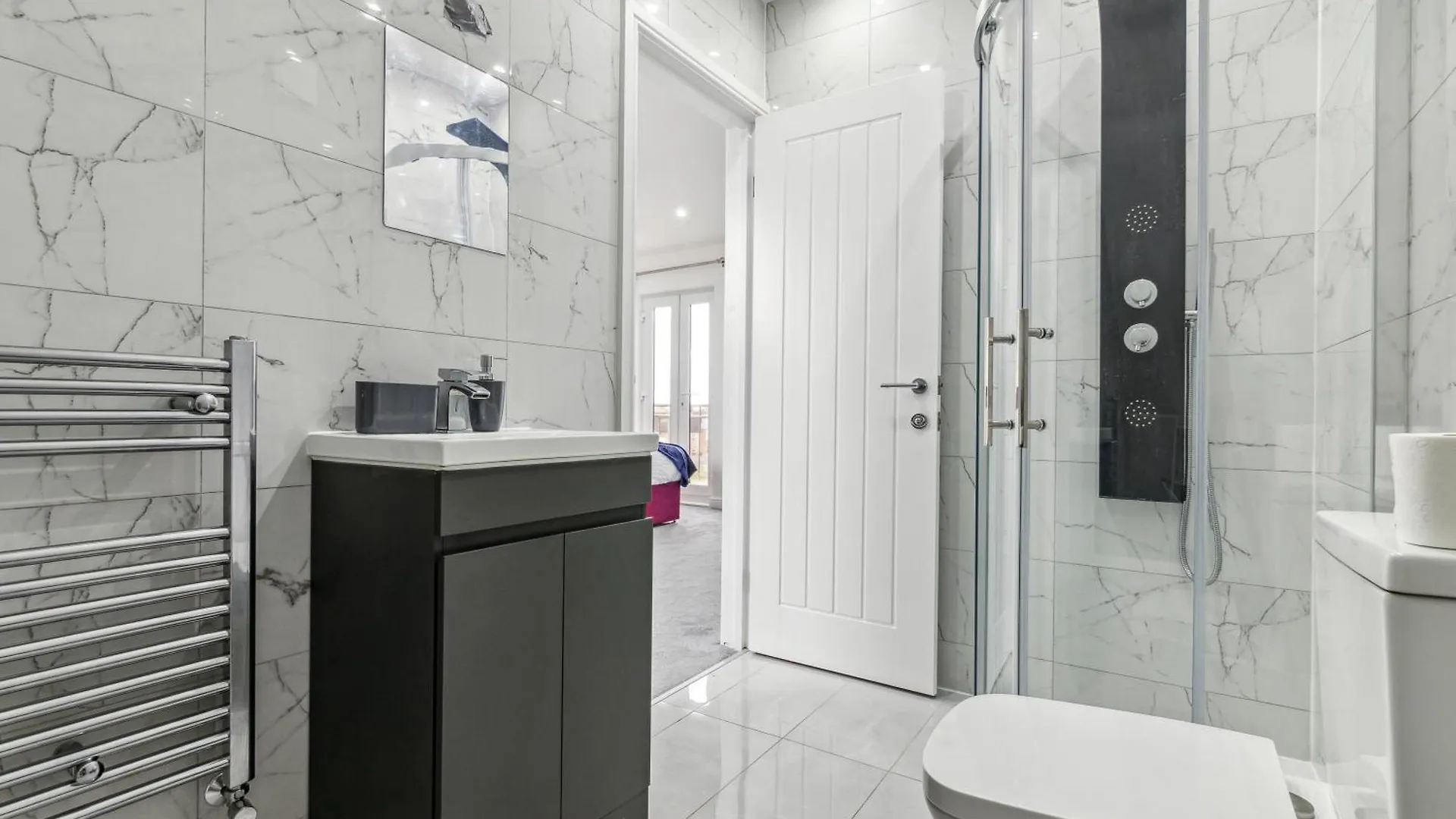 Apartment Spacious 3 Bedroom - 2 Full Bath Flat Belvedere Erith South East London