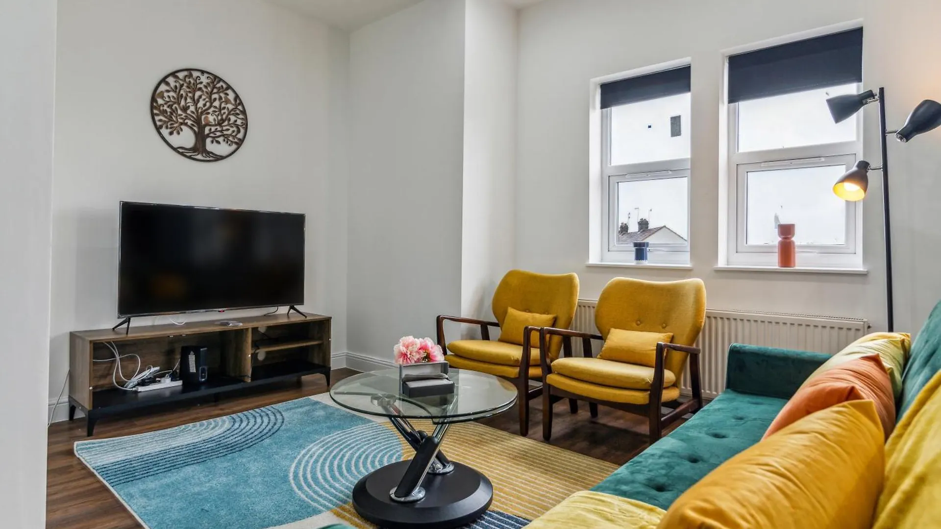 Spacious 3 Bedroom - 2 Full Bath Flat Belvedere Erith South East London Apartment